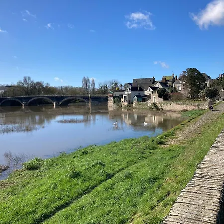 Sur Le Chemin De La Loire A Velo Bed & Breakfast
