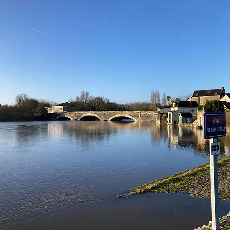 Sur Le Chemin De La Loire A Velo Bed & Breakfast